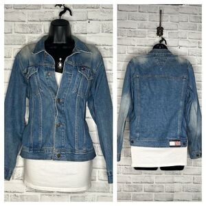 Vintage 90’s Tommy Hilfiger Jean Jacket Size Large